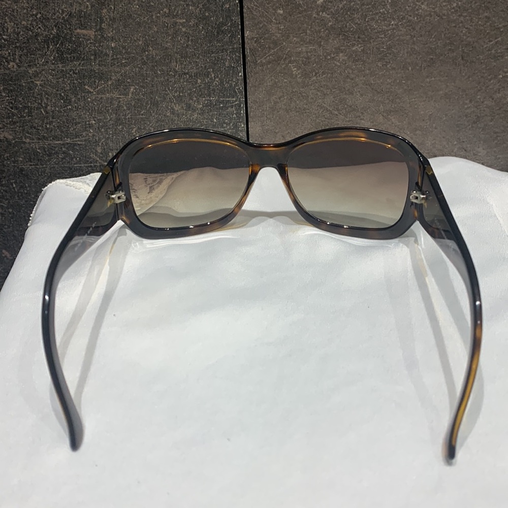Authentic Gucci Sunglasses with cover - Picture 4 of 8